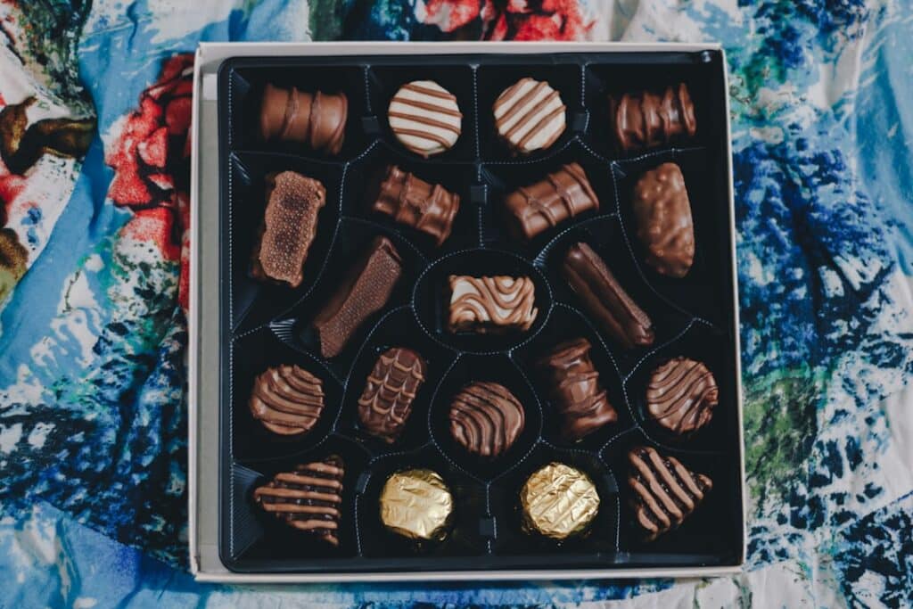 indulge in our guilt-free chocolate, a deliciously rich treat that satisfies your sweet cravings without the added sugars and unhealthy ingredients. enjoy a decadent experience while staying mindful of your health!