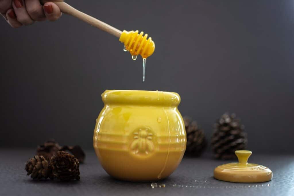 discover the natural sweetness of honey, a versatile and nutritious sweetener packed with health benefits. explore its culinary uses, medicinal properties, and the fascinating journey from hive to table.